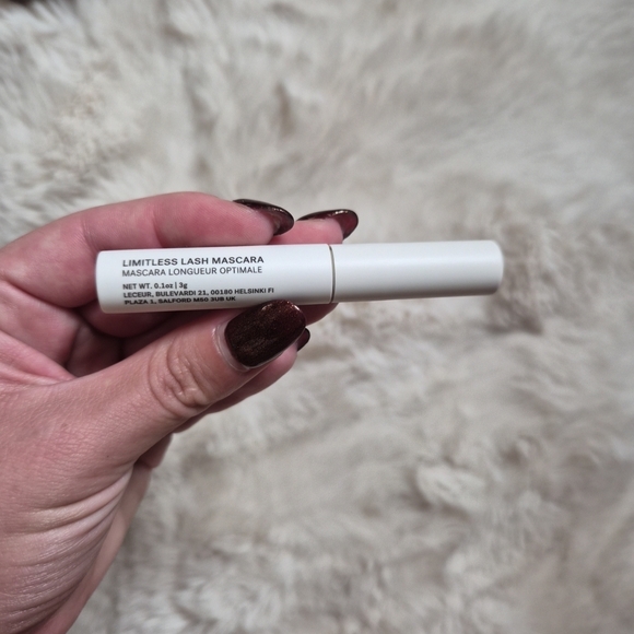 ILIA Limitless Lash Lengthening Mascara AFTER MIDNIGHT BLACK .1oz./3g Mini New ✨ - Picture 4 of 10